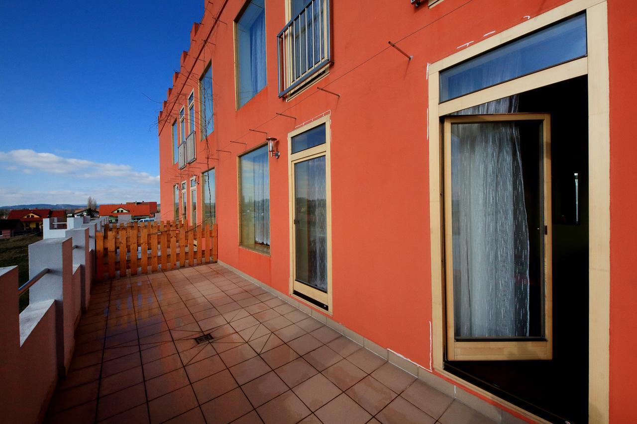 Penzion Folbr Dlouha Lhota  Exterior photo
